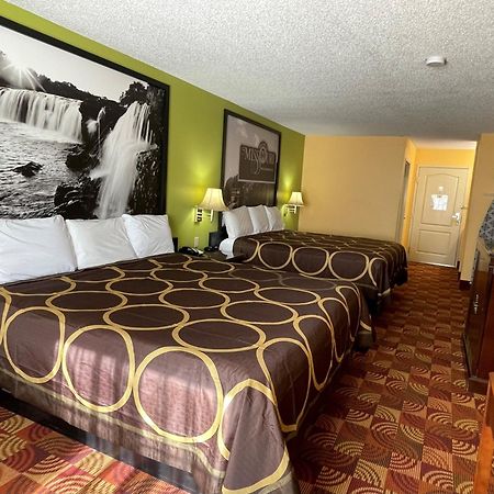 Super 8 By Wyndham Lake Of The Ozarks Eldon Esterno foto