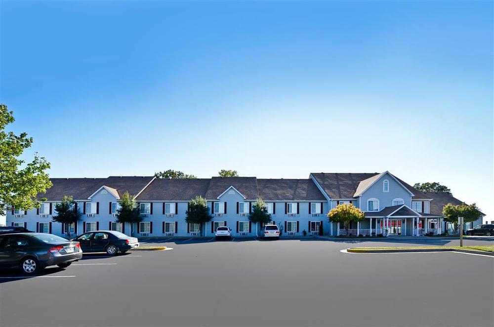 Super 8 By Wyndham Lake Of The Ozarks Eldon Esterno foto