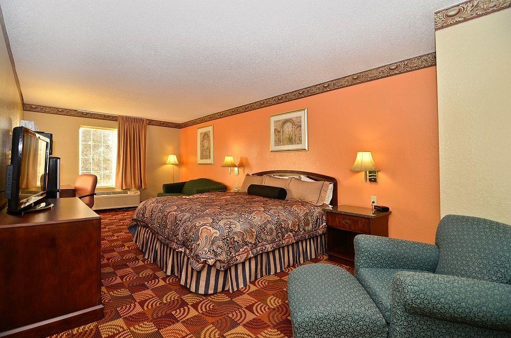 Super 8 By Wyndham Lake Of The Ozarks Eldon Esterno foto